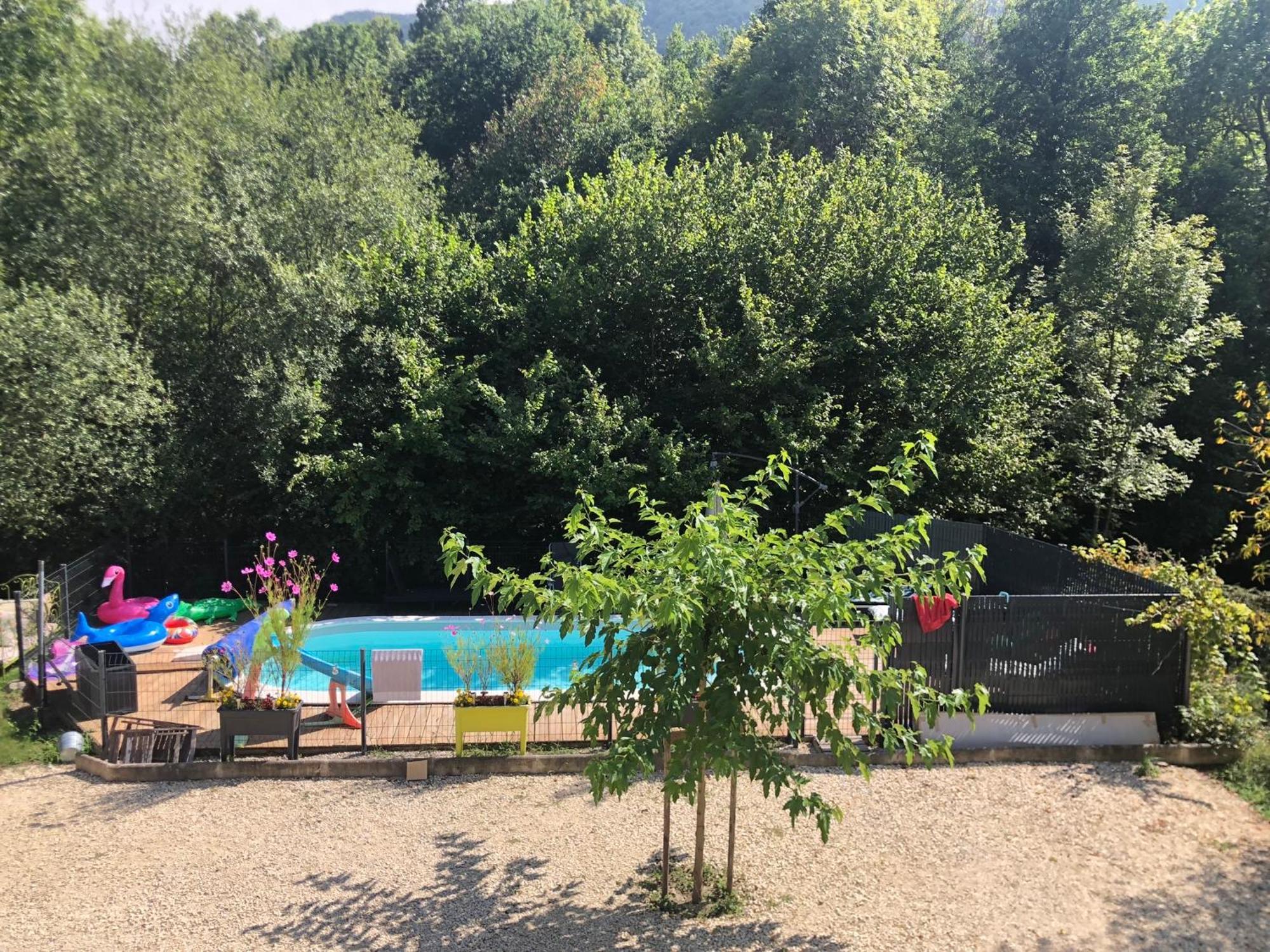 Bed and Breakfast Au Bord De L Eau Surba Exterior foto